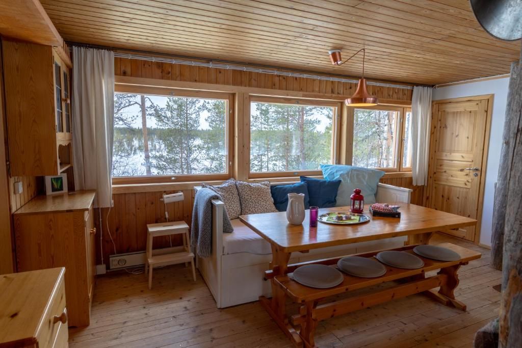 Дома для отпуска SUMMER - The White Blue Wilderness Lodge Инари-73
