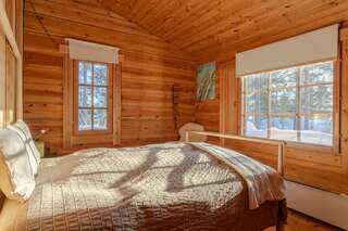 Дома для отпуска SUMMER - The White Blue Wilderness Lodge Инари Вилла с видом на сад-17