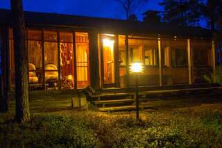 Дома для отпуска SUMMER - The White Blue Wilderness Lodge Инари Вилла с видом на сад-43